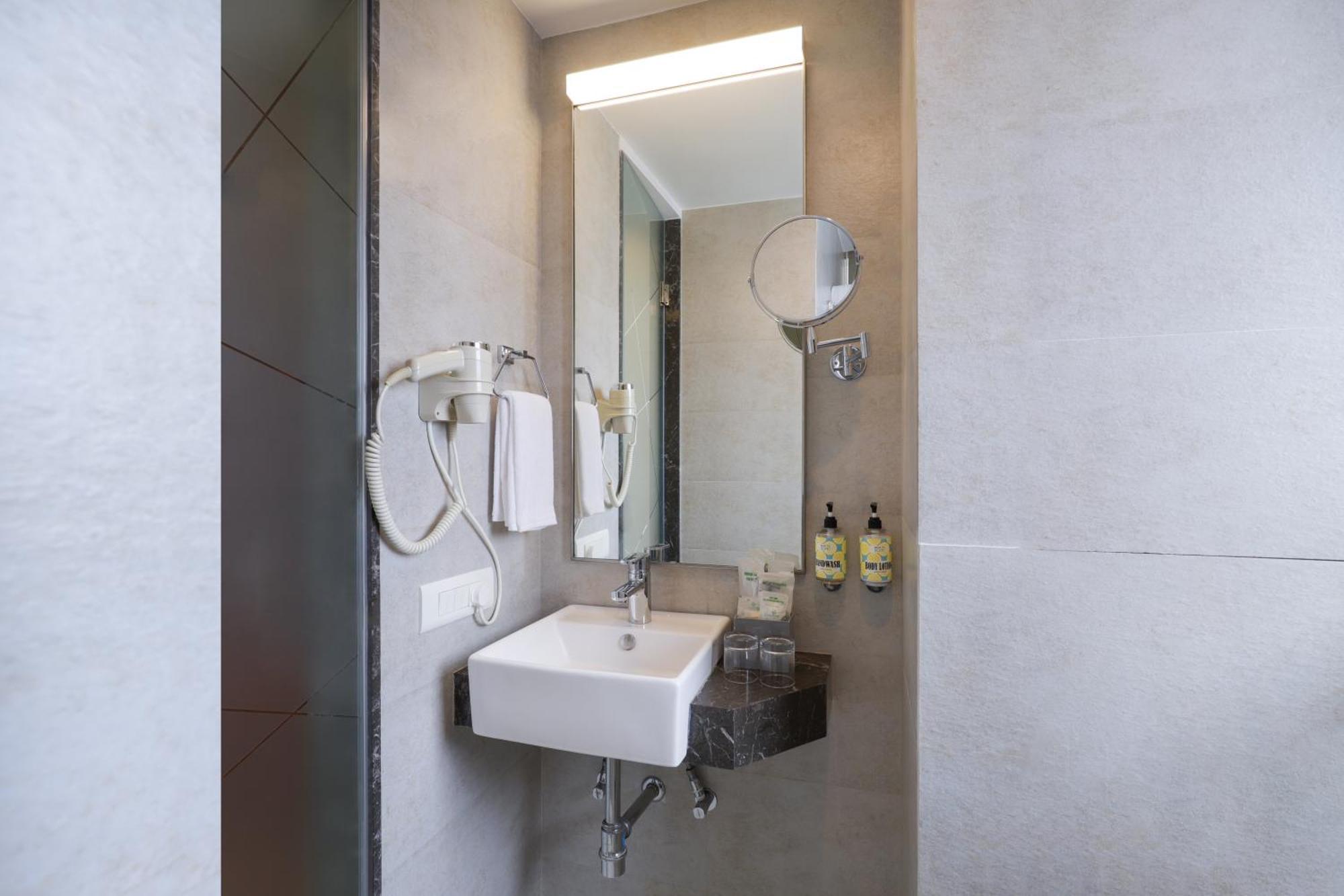 Lemon Tree Hotel, Kalina Bkc, Bombaj Exteriér fotografie